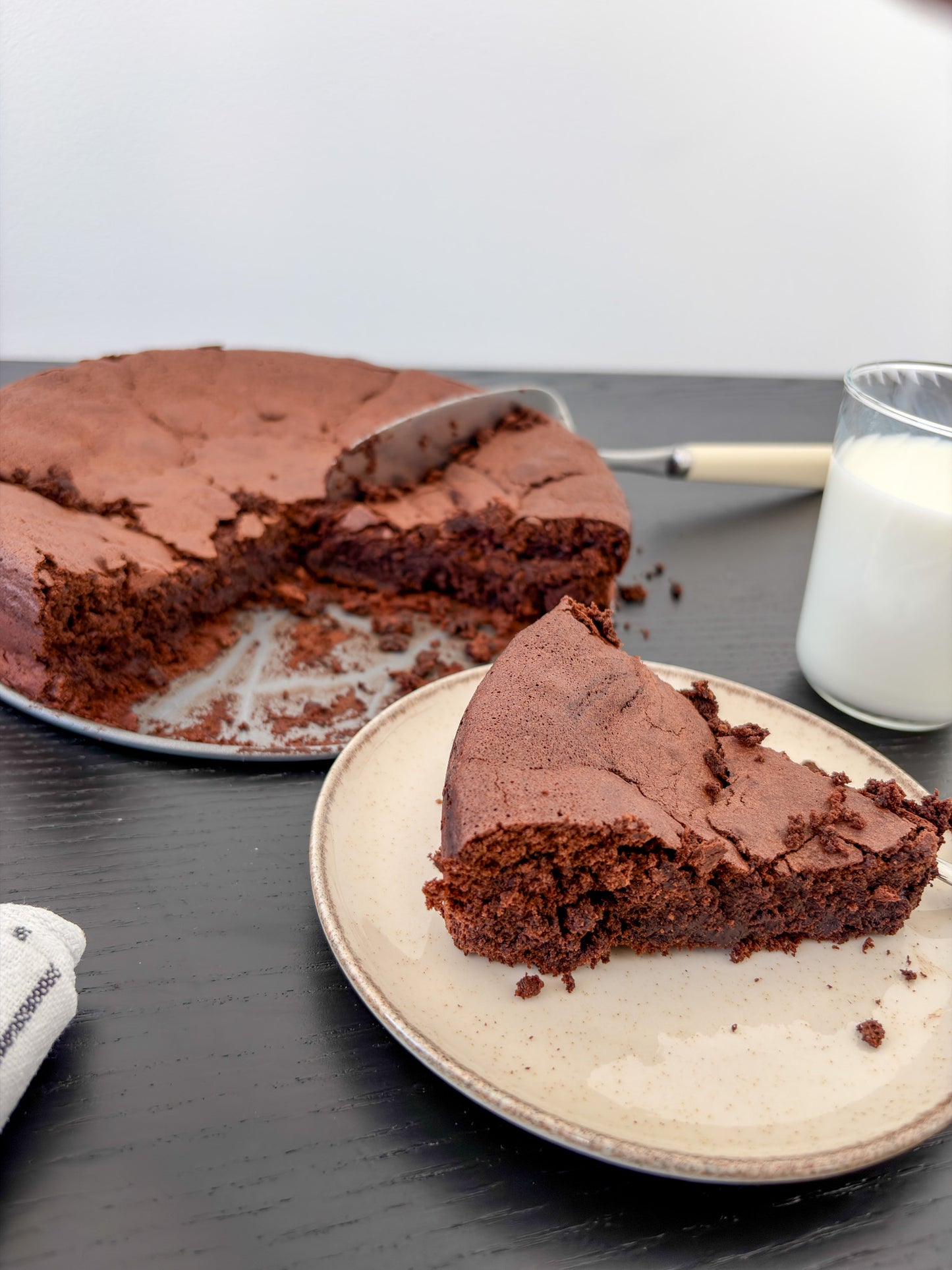 Fallen Flourless Cake aka The Dramatic One